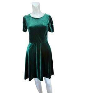 NWT Women's ModCloth S Green Fit & flair Velvet Skater Dress Pockets‎